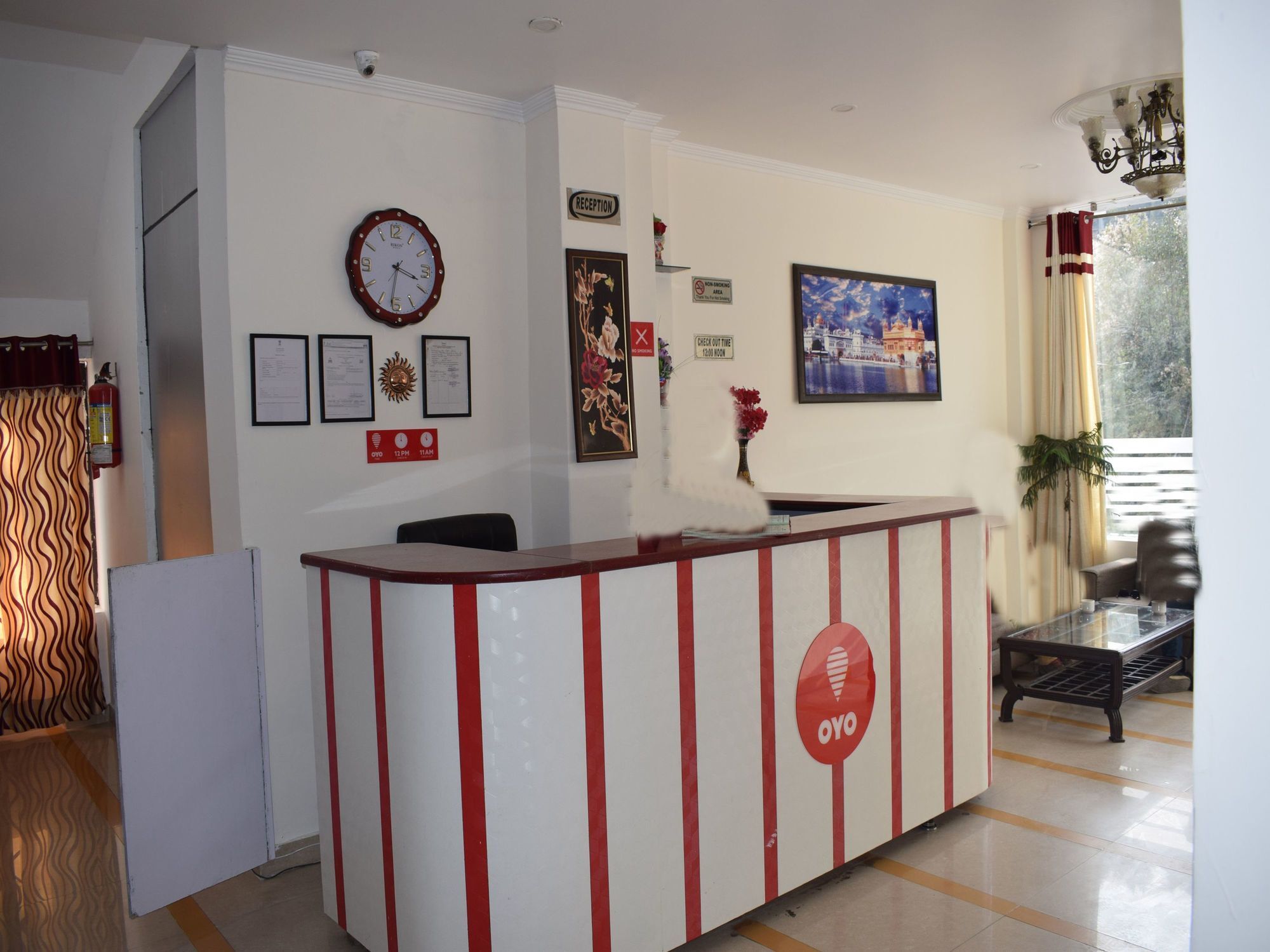 Oyo 10322 Hotel Raja Palace Dharamshala Bagian luar foto